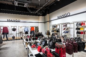 В красноярском ТРЦ «Планета» возобновил работу Mango